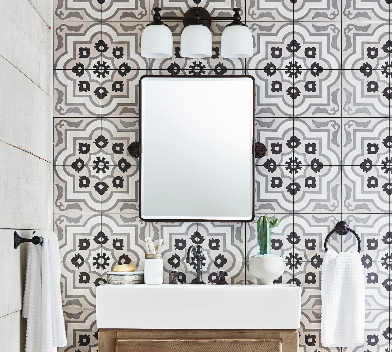 Vanzare en-gros Acasă Modern Lux Personalizat Oglindă Toaletă de baie Oglindă de baie de vânzare