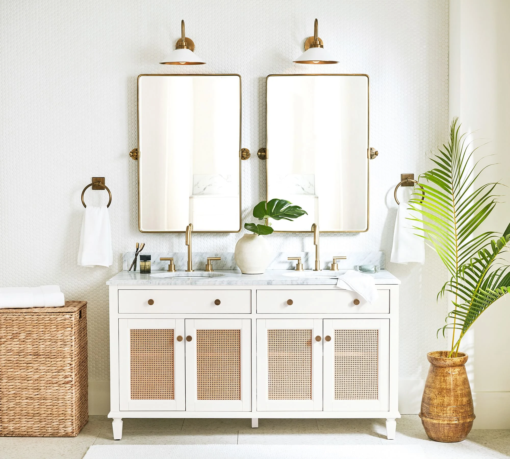 Vanzare en-gros Acasă Modern Lux Personalizat Oglindă Toaletă de baie Oglindă de baie de vânzare